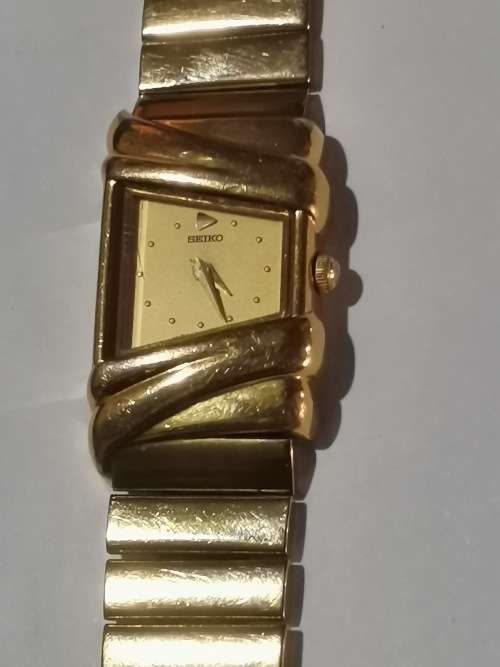 ELEGANT & EXOTIC LADIES SEIKO GOLD PLATED QUARTZ WATCH IN EXCELLENT WORKING CONDITION
