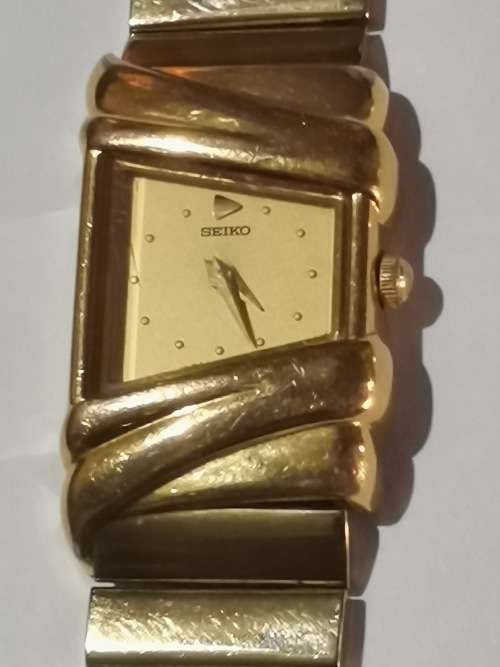 ELEGANT & EXOTIC LADIES SEIKO GOLD PLATED QUARTZ WATCH IN EXCELLENT WORKING CONDITION