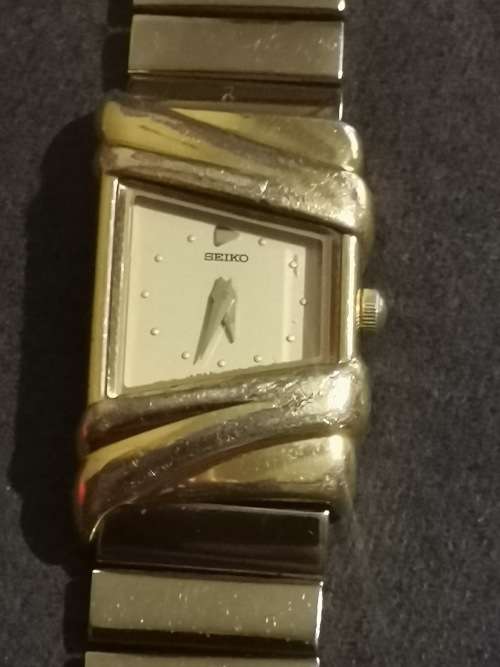 ELEGANT & EXOTIC LADIES SEIKO GOLD PLATED QUARTZ WATCH IN EXCELLENT WORKING CONDITION
