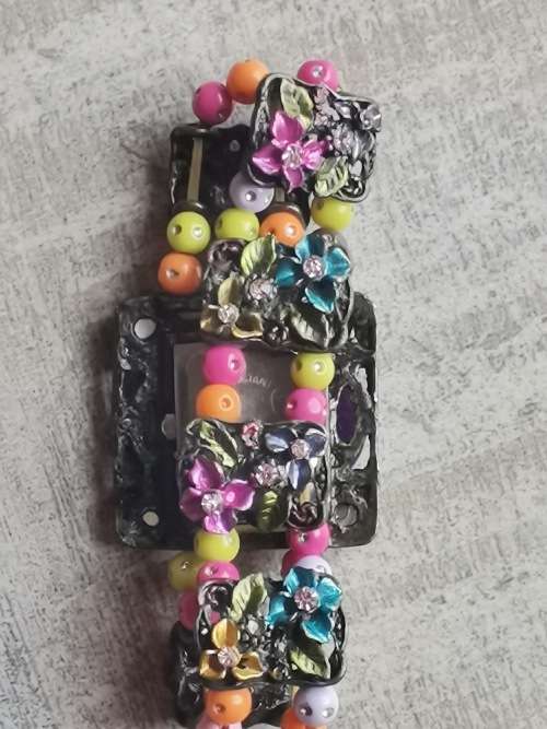 UNIQUE LADIES CULTURAL QUARTZ WATCH IN PERFECT WORKING CONDITION