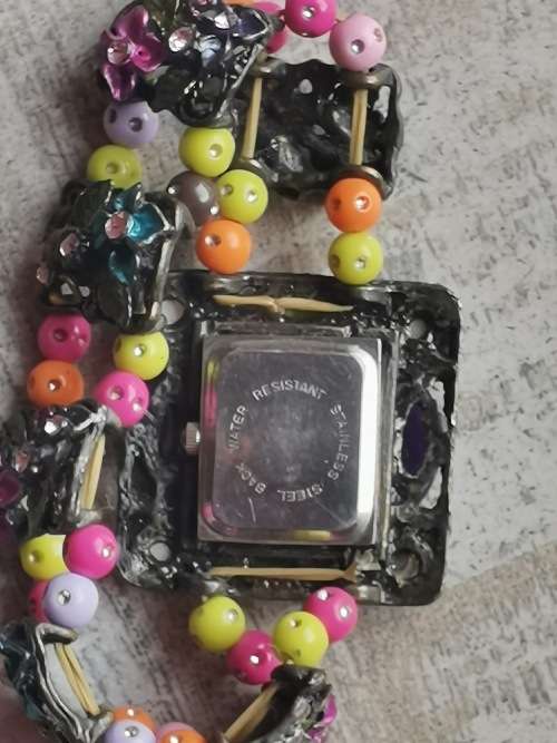 UNIQUE LADIES CULTURAL QUARTZ WATCH IN PERFECT WORKING CONDITION