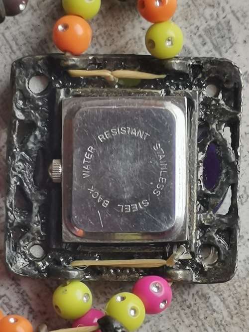 UNIQUE LADIES CULTURAL QUARTZ WATCH IN PERFECT WORKING CONDITION
