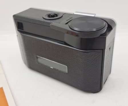 VINTAGE KODAK INSTAMATIC 133X CAMERA IN ORIGINAL CASE WITH 2 SEALED FILMS 1ST BIDDER WIN THE AUCTION