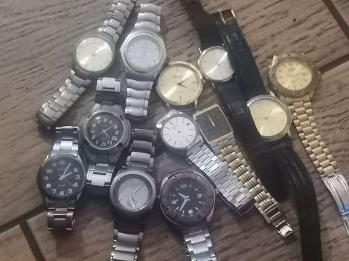 COLLECTION OF MENS WATCHES ALL UNTESTED SOLD AS IS