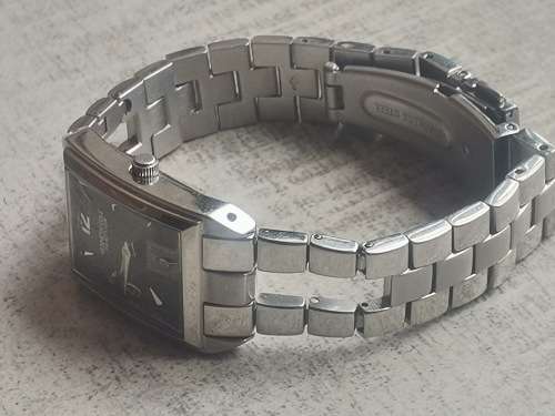 KENNETH COLE REACTION LADIES WATCH IN EXCELLENT WORKING CONDITION