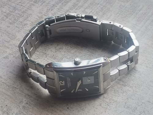 KENNETH COLE REACTION LADIES WATCH IN EXCELLENT WORKING CONDITION