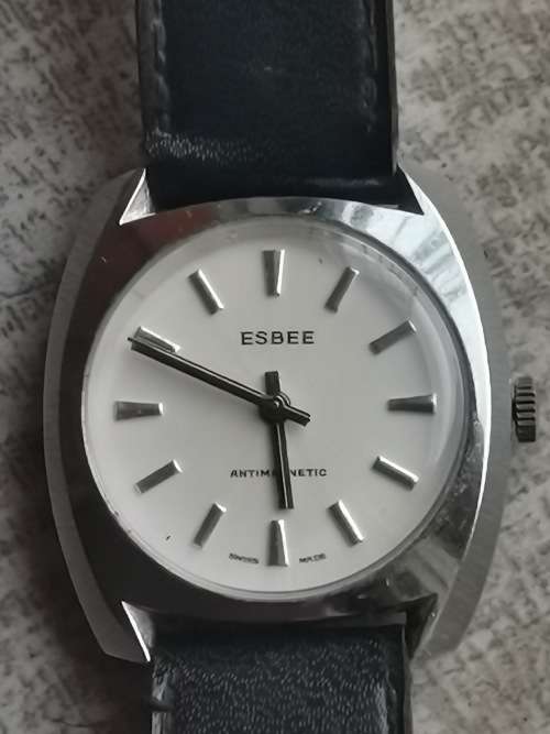STUNNING VINTAGE SWISS MADE ESBEE MENS MECHANICAL WATCH IN EXCELLENT WORKING CONDITION
