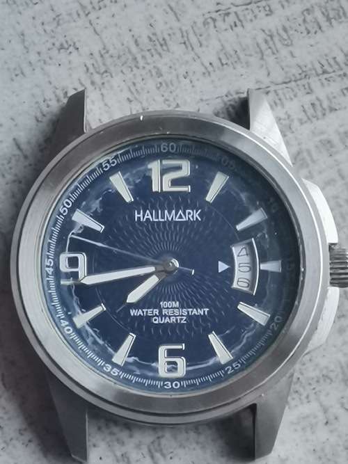 HALLMARK MENS QUARTZ WATCH IN EXCELLENT WORKING CONDITION - NO STRAP