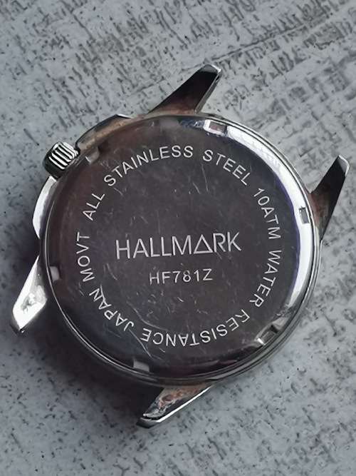 HALLMARK MENS QUARTZ WATCH IN EXCELLENT WORKING CONDITION - NO STRAP