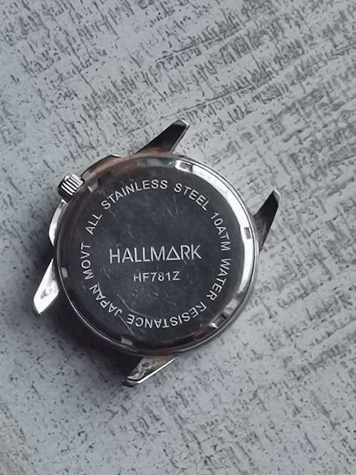 HALLMARK MENS QUARTZ WATCH IN EXCELLENT WORKING CONDITION - NO STRAP