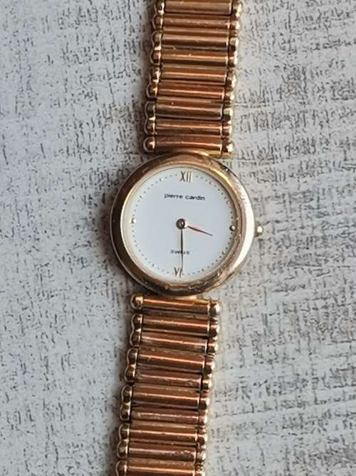 VINTAGE SWISS MADE PIERRE CARDIN LADIES WATCH IN EXCELLENT WORKING CONDITION