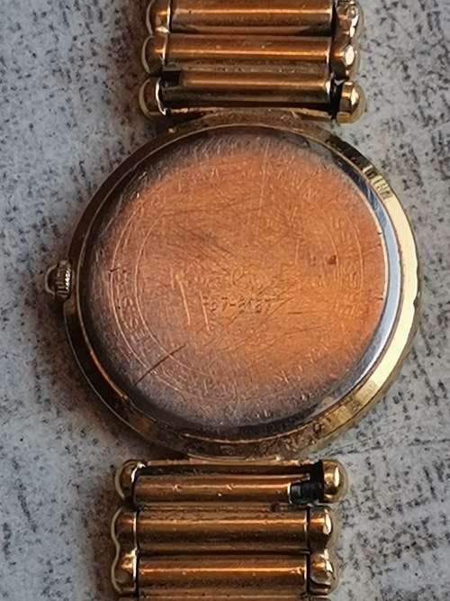 VINTAGE SWISS MADE PIERRE CARDIN LADIES WATCH IN EXCELLENT WORKING CONDITION