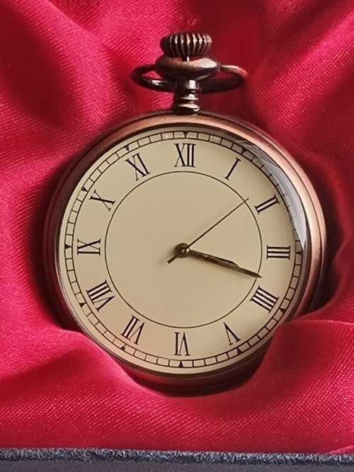 MENS POCKET WATCH NEW IN BOX IN EXCELLENT WORKING CONDITION