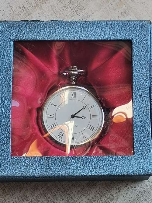 MENS POCKET WATCH NEW IN BOX IN EXCELLENT WORKING CONDITION
