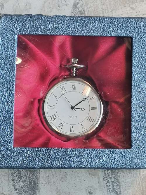 MENS POCKET WATCH NEW IN BOX IN EXCELLENT WORKING CONDITION