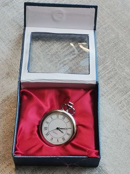 MENS POCKET WATCH NEW IN BOX IN EXCELLENT WORKING CONDITION