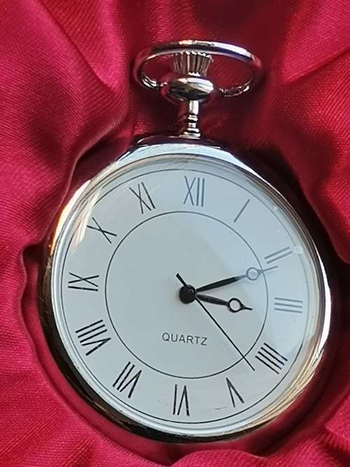 MENS POCKET WATCH NEW IN BOX IN EXCELLENT WORKING CONDITION