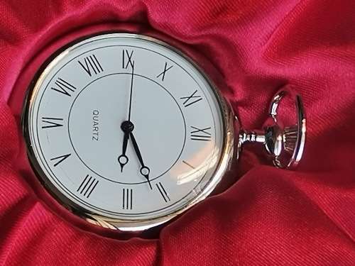 MENS POCKET WATCH NEW IN BOX IN EXCELLENT WORKING CONDITION