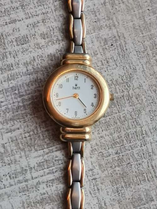 LADIES VINTAGE SWISS BUREN WATCH IN EXCL WORKING CONDITION VALUED @ R3500 WITH VALUATION CERTIFICATE