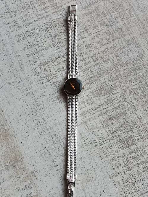 LADIES CITIZEN WATCH IN EXCELLENT WORKING CONDITION VALUED @ R1995 COMES WITH VALUATION CERTIFICATE