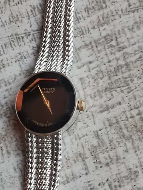 LADIES CITIZEN WATCH IN EXCELLENT WORKING CONDITION VALUED @ R1995 COMES WITH VALUATION CERTIFICATE