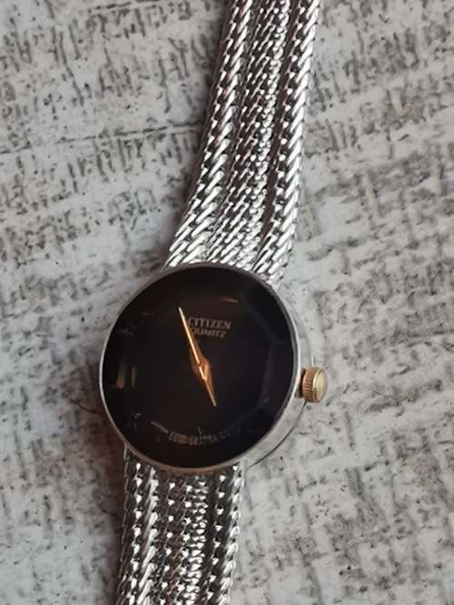LADIES CITIZEN WATCH IN EXCELLENT WORKING CONDITION VALUED @ R1995 COMES WITH VALUATION CERTIFICATE