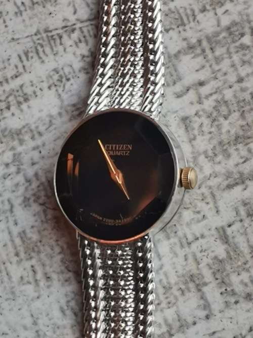 LADIES CITIZEN WATCH IN EXCELLENT WORKING CONDITION VALUED @ R1995 COMES WITH VALUATION CERTIFICATE