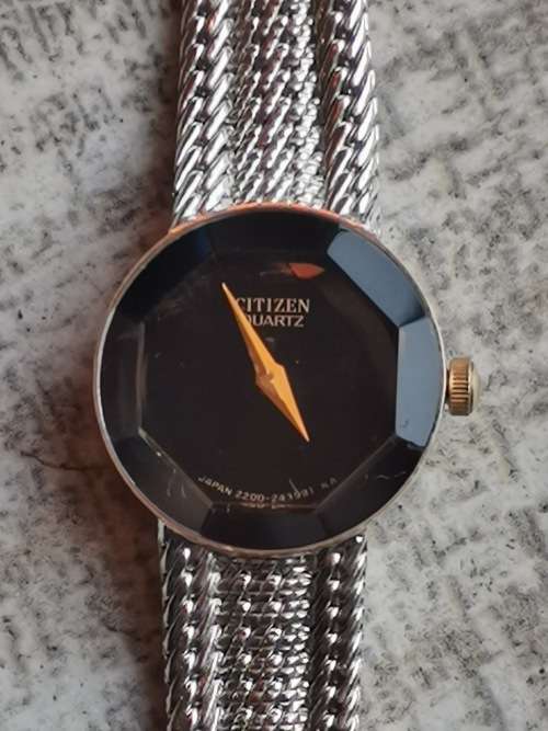 LADIES CITIZEN WATCH IN EXCELLENT WORKING CONDITION VALUED @ R1995 COMES WITH VALUATION CERTIFICATE
