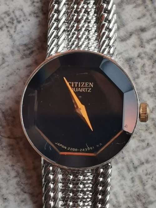 LADIES CITIZEN WATCH IN EXCELLENT WORKING CONDITION VALUED @ R1995 COMES WITH VALUATION CERTIFICATE