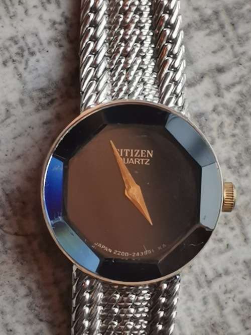 LADIES CITIZEN WATCH IN EXCELLENT WORKING CONDITION VALUED @ R1995 COMES WITH VALUATION CERTIFICATE