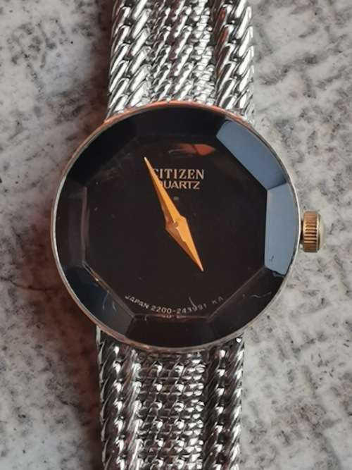 LADIES CITIZEN WATCH IN EXCELLENT WORKING CONDITION VALUED @ R1995 COMES WITH VALUATION CERTIFICATE