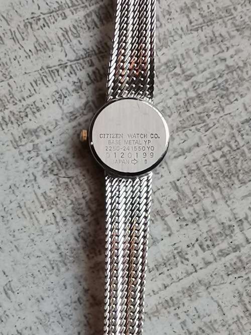 LADIES CITIZEN WATCH IN EXCELLENT WORKING CONDITION VALUED @ R1995 COMES WITH VALUATION CERTIFICATE