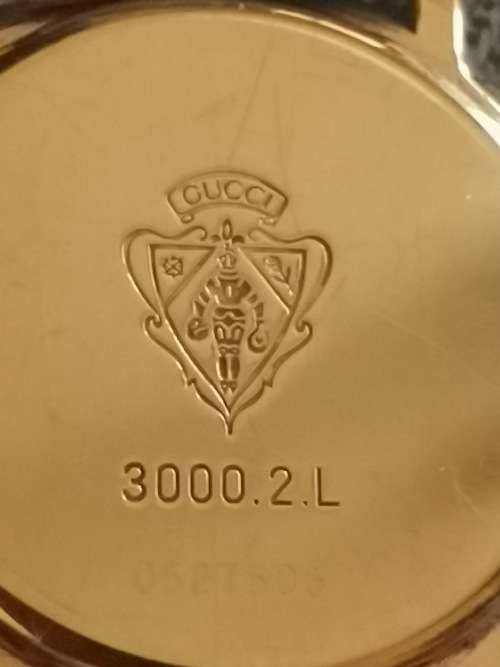 ORIGINAL LADIES GUCCI WATCH IN EXCELLENT WORKING CONDITION VALUED @ R3500 WITH VALUATION CERTIFICATE
