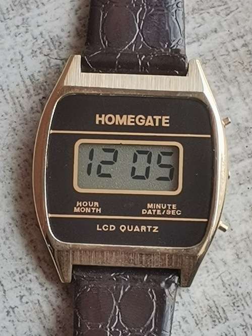 MENS HOMEGATE LCD QUARTZ WATCH