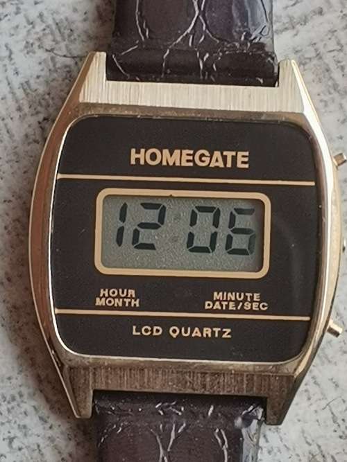 MENS HOMEGATE LCD QUARTZ WATCH