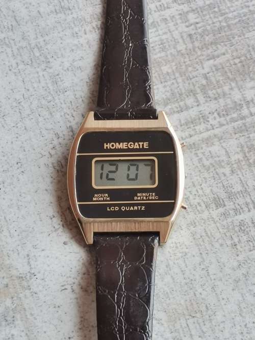 MENS HOMEGATE LCD QUARTZ WATCH