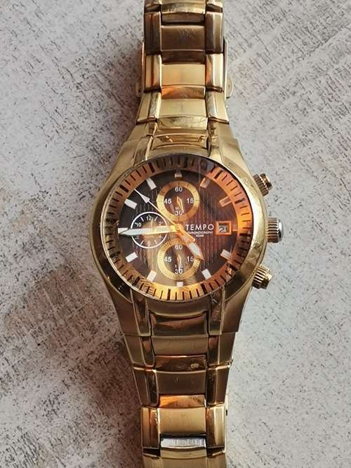 MENS GOLD PLATED TEMPO 100M CHRONOGRAPH WATCH IN EXCELLENT CONDITIONL