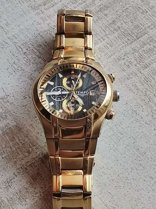MENS GOLD PLATED TEMPO 100M CHRONOGRAPH WATCH IN EXCELLENT CONDITIONL