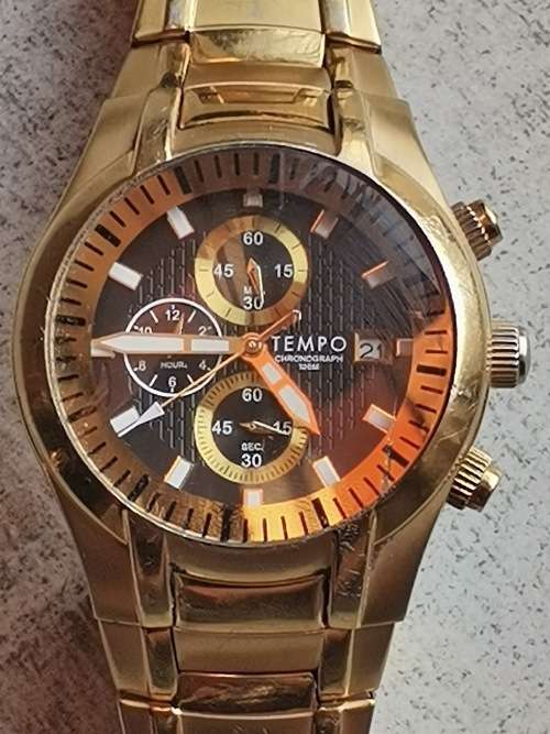 MENS GOLD PLATED TEMPO 100M CHRONOGRAPH WATCH IN EXCELLENT CONDITIONL