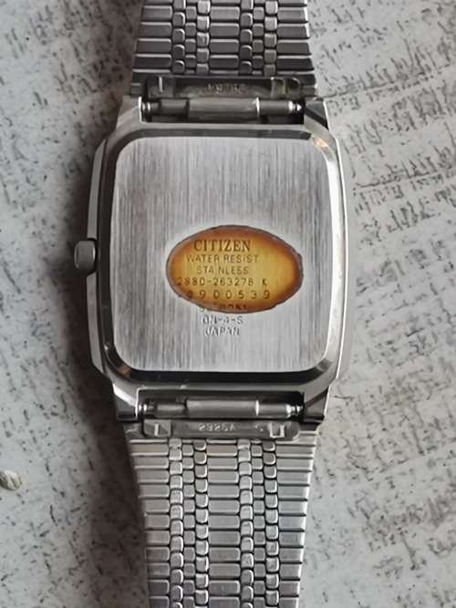 VINTAGE CITIZEN MENS WATCH WITH DAY/DATE FUNCTION IN EXCELLENT WORKING CONDITION