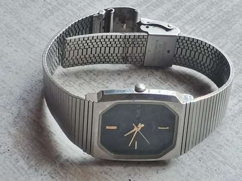 VINTAGE CITIZEN MENS WATCH WITH DAY/DATE FUNCTION IN EXCELLENT WORKING CONDITION
