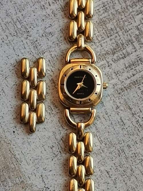LADIES EMILE FRANCE GOLD PLATED QUARTZ WATCH IN EXCELLENT WORKING CONDITION