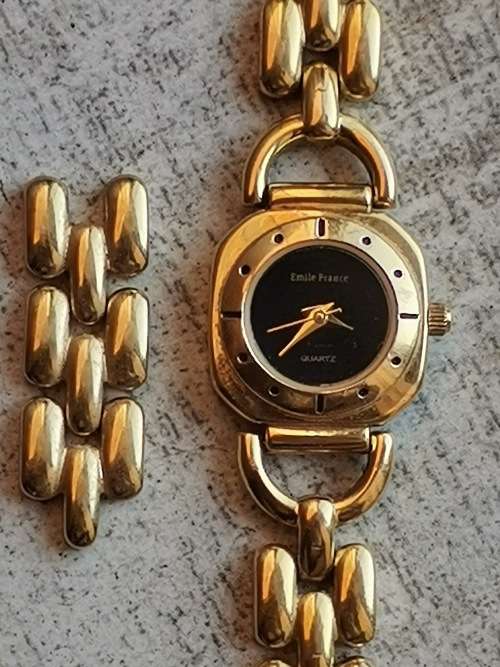 LADIES EMILE FRANCE GOLD PLATED QUARTZ WATCH IN EXCELLENT WORKING CONDITION