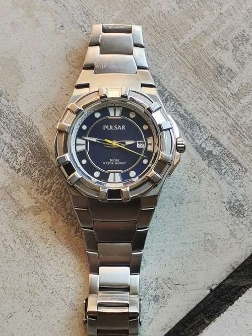 MENS PULSAR 100M QUARTZ WATCH IN EXCELLENT WORKING CONDITION