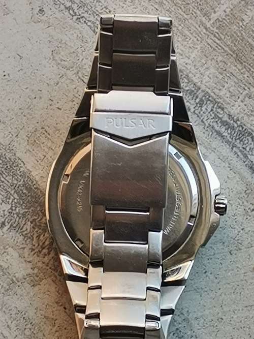 MENS PULSAR 100M QUARTZ WATCH IN EXCELLENT WORKING CONDITION