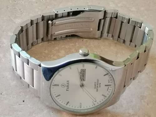 FARAH MENS DAY/DATE STAINLESS STEEL WATCH IN EXCELLENT WORKING CONDITION - VALUED @ R1500