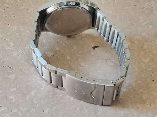 FARAH MENS DAY/DATE STAINLESS STEEL WATCH IN EXCELLENT WORKING CONDITION - VALUED @ R1500