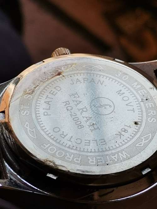 FARAH MENS DAY/DATE STAINLESS STEEL WATCH IN EXCELLENT WORKING CONDITION - VALUED @ R1500