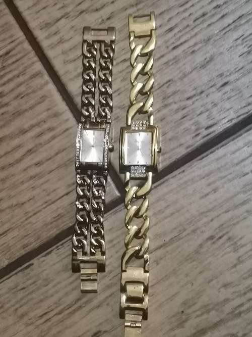 LADIES GOLD PLATED WATCH SET IN EXCELLENT WORKING CONDITION