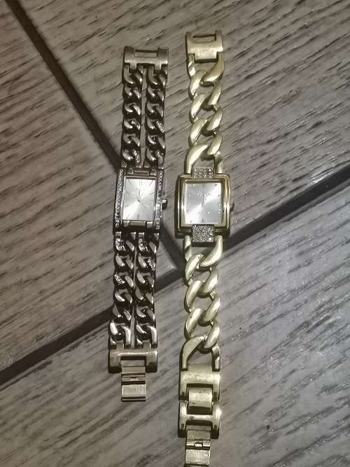 LADIES GOLD PLATED WATCH SET IN EXCELLENT WORKING CONDITION